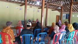 praktek Pelatihan pembuatan pupuk organik 
